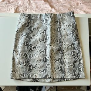 Snakeskin print mini skirt with zipper